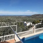 Amanda: 4 Bedroom Villa With Stunning Views