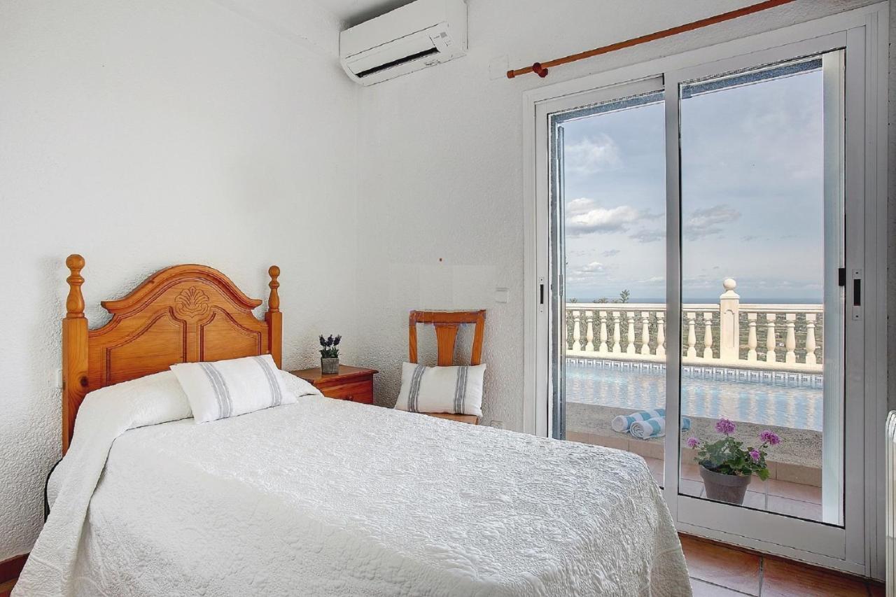 Amanda: 4 Bedroom With Stunning Views Denia