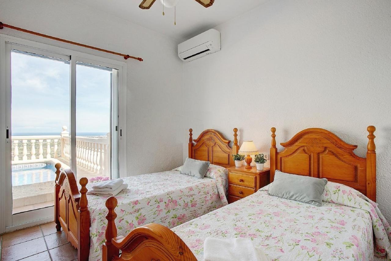 Amanda: 4 Bedroom With Stunning Views Denia